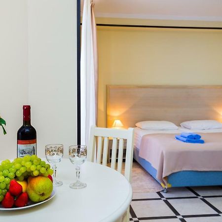 סוקהום Bmg Hotel מראה חיצוני תמונה