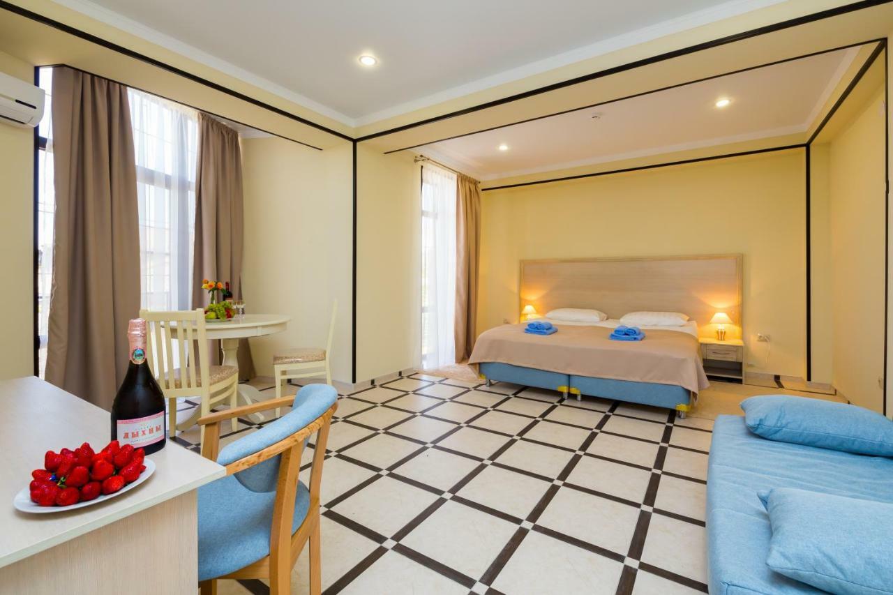 סוקהום Bmg Hotel מראה חיצוני תמונה